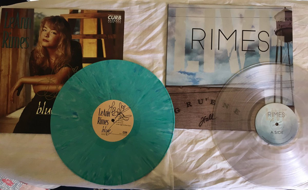 toddslusar's tweet photo. I think they will look great hanging next to each other. @leannrimes #Blue #Rimes #LuvLe https://t.co/SZglsvIG0O