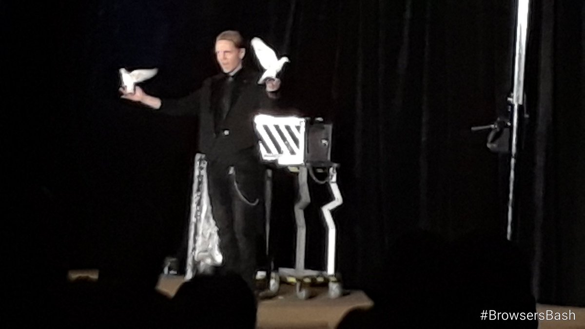 canadasmagic's tweet image. Kicking things off with a performance by @magicryanbrown

#BrowsersBash   
#BrowsersBash2019