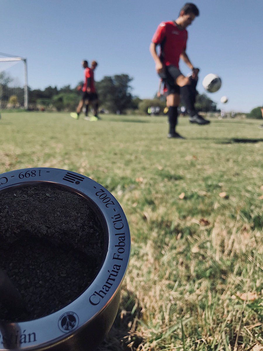 Mañana <a href="/fobalclucharrua/">Charrúa Fobal Clú</a>