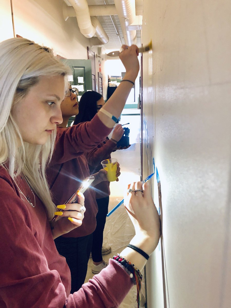 Hallsville Murals brought to you by Greek Members of SNHU! Greek Day of Service is one of our favorite days ⚡️🎨 <a href="/SNHUIGC/">Inter-Greek Council</a> #SNHUGreeks2019
