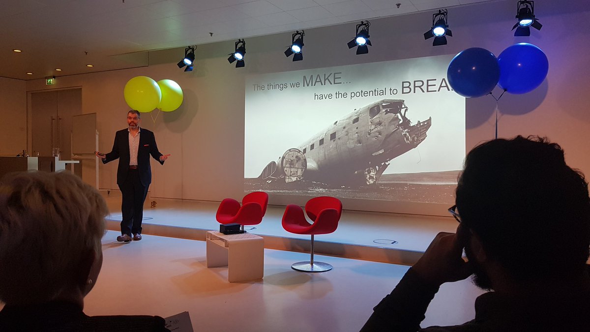 CAT_UUcentre's tweet image. Alle kandidaten zijn een rolmodel voor hun studenten en weten hun studenten te motiveren en inspireren. De winnaar is Calvin Rans van de TU Delft. Van harte gefeliciteerd! #AcademicTeaching