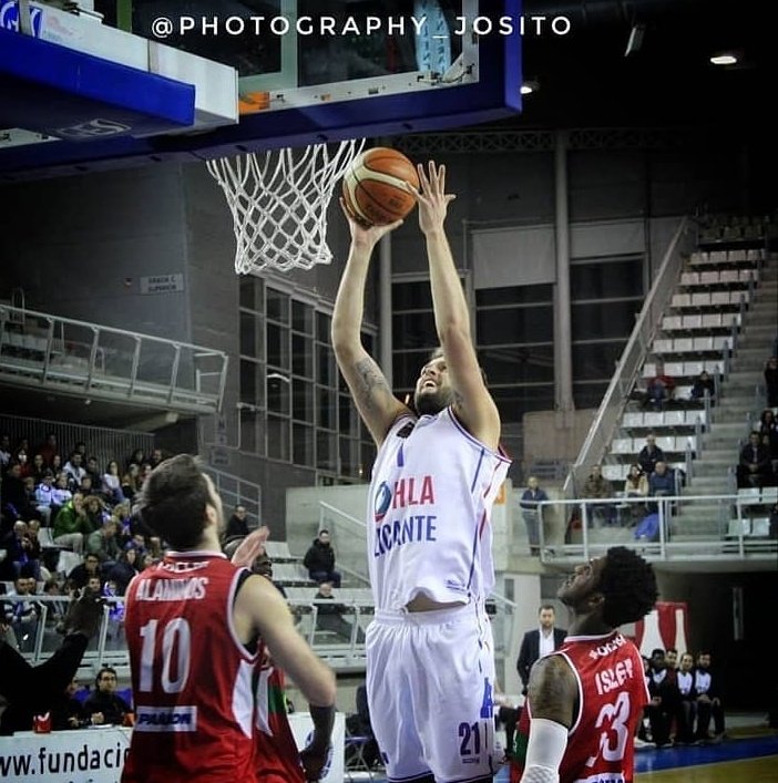 Orgullalacanti's tweet photo. Mañana juega el @FundLucentum ⚪⭕🔴como visitante en el pabellón San Agustín frente al @CDEstela a las 12:00⏰ se podrá ver Leb TV💻 toda la suerte al equipo de Rivero ¡Forza Lucentum! #SomosLucentum https://t.co/5LdgFACxKD