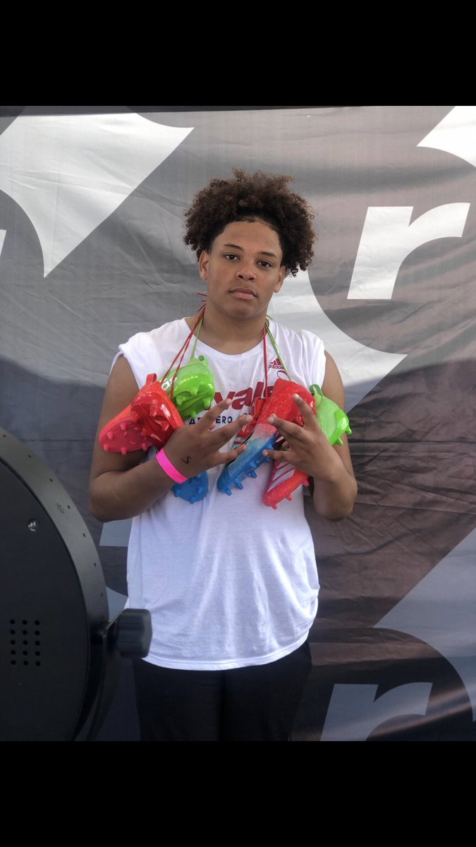 's tweet image. At Rivals Adizero Combine 🏈🏈💯💯  #hardworkpaysoff  #Adidas #Ionaprep #Grad2022 #Football