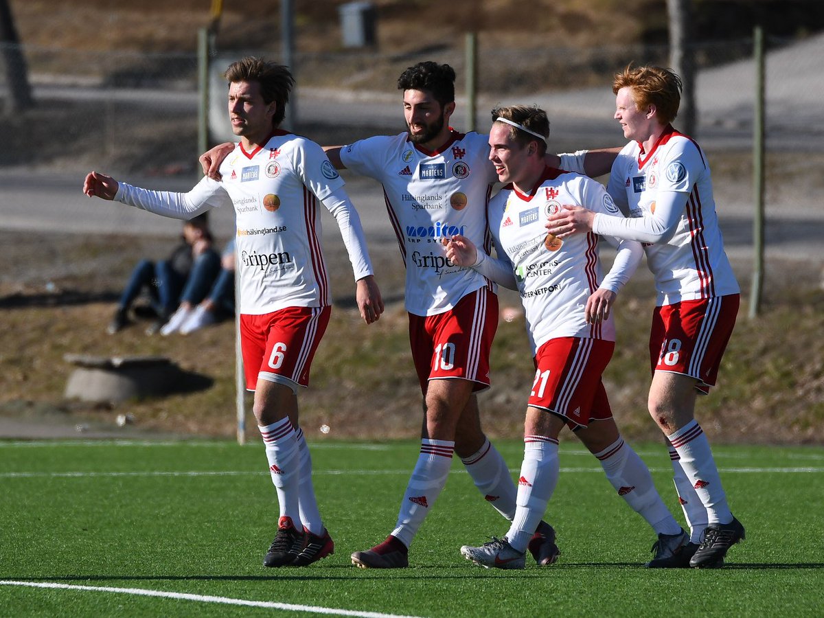 Ziggmanius's tweet photo. HuFF vänder 0-1 till vinst 3-1 i hemmapremiären https://t.co/WG561MUFgH