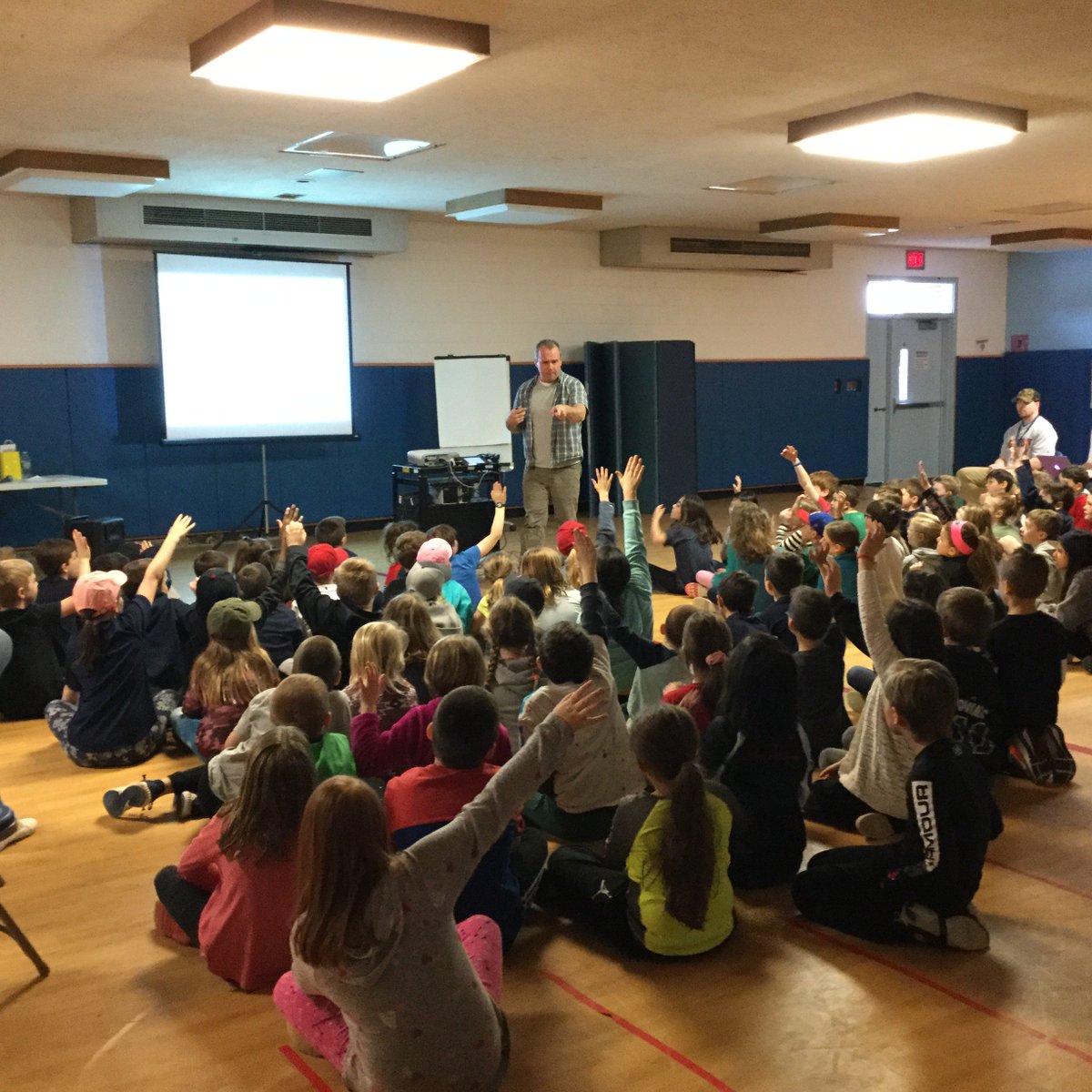 LynnCote17's tweet photo. What a great week! Reading at the Beach, Author visits, Read-a-thon and to end Wheelock Reads, a Character Parade! Thank you to everyone for making Wheelock Reads a success! #wheelockians #medfieldps https://t.co/dLELK5ishT