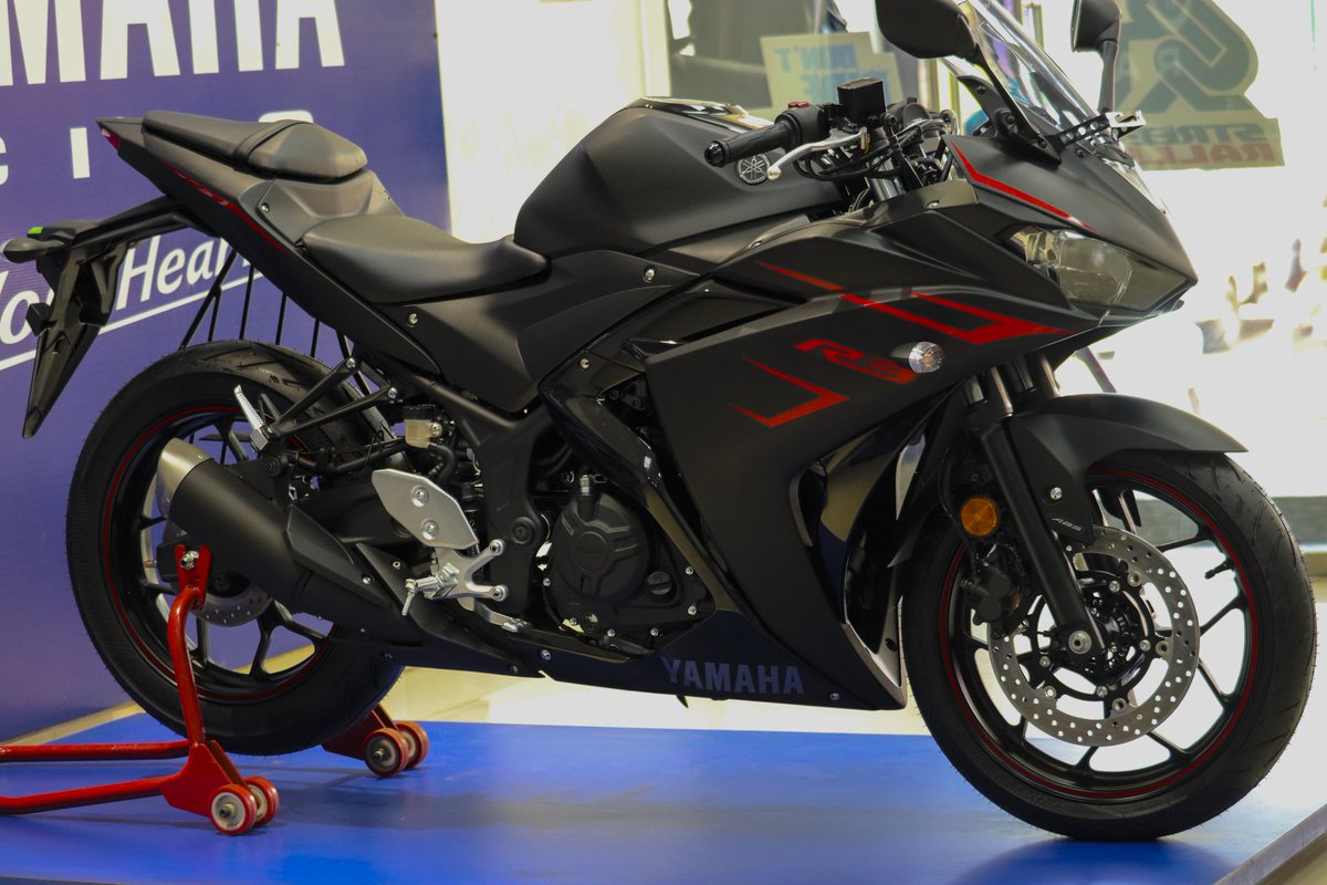 Photogr82468606's tweet photo. #Yamaha_R3 @India_Yamaha #aadhiraiphotography #automative_photography #Bharathilove #Lovetocapture @yamaharacingcom @GunaMotors @YamahaRacing_Id https://t.co/c0NhNd0c9V