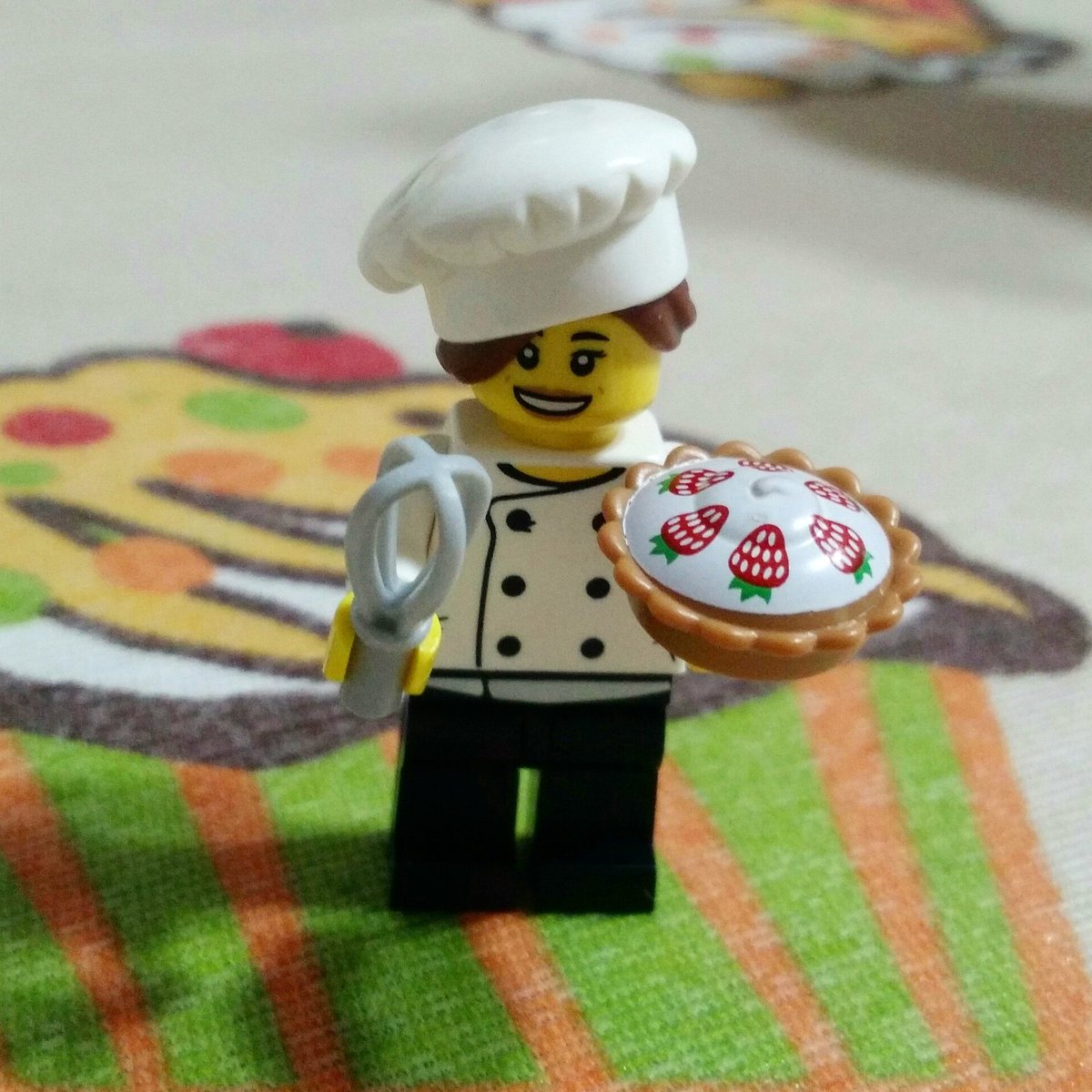 Anche le #minifigures di mio figlio mi mandano messaggi 😅 sarà il caso di rimettere le #maniinpasta?
@BazzicandoinCuc sta per tornare più nuovo che mai! 👍😉
#foodbloggers #italianfoodblogger #vitadafoodblogger #foodbloggerlife #mammablogger #lego