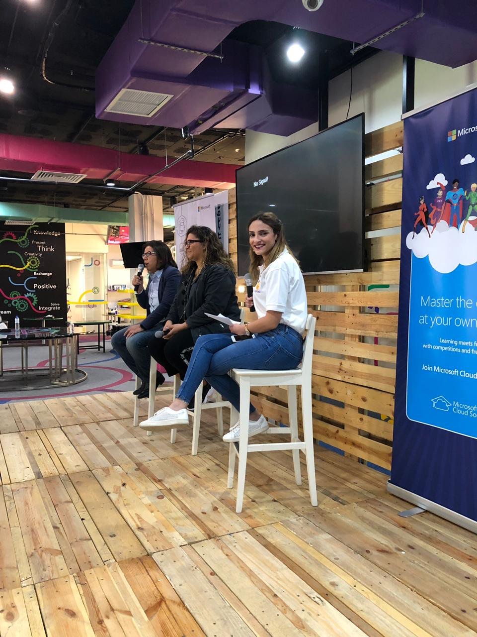 Microsoft Jordan on Twitter "A sneak peek into today's DigiGirlzJO event! DigiGirlz is a