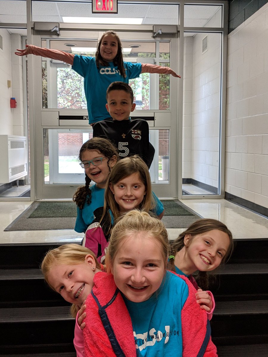 CCLSKlug's tweet photo. Blanket snatchers ready for the challenge! @CCLSChargers #DI https://t.co/T1PxKBztHL