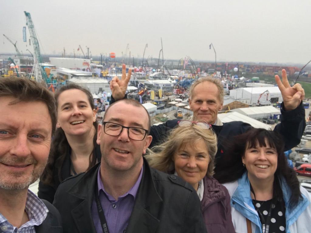 anyajmnovak's tweet photo. @baumaOfficial #baumaselfie #midsengine #biggestbaumaever #exportingisgreat https://t.co/jIsAH4kjVF