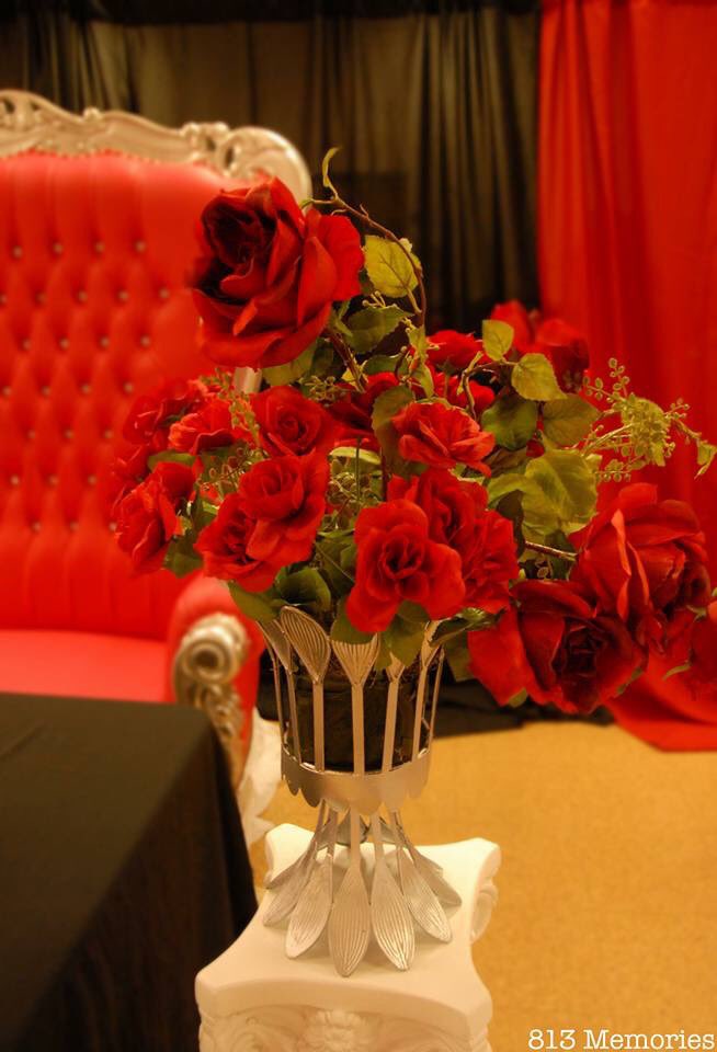 RoseMonchel's tweet photo. Our decorations from a beautiful wedding anniversary celebration! https://t.co/rHWvnV4d82