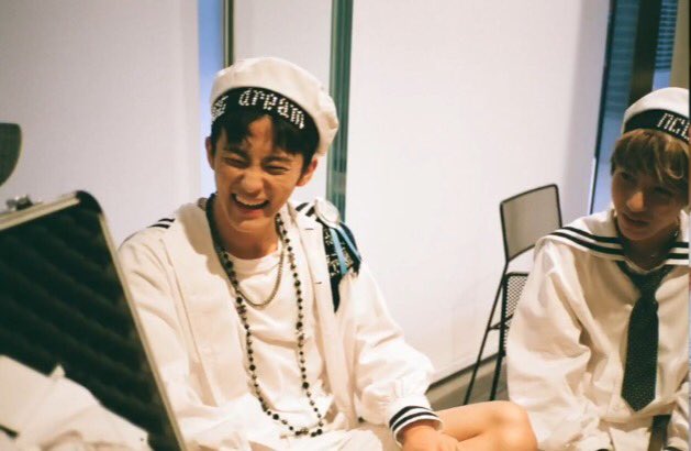 cherrybombssom's tweet photo. 😔❤️ #MarkLeeHours #MarkLeeIsBeautiful https://t.co/2g0I5Rq21F