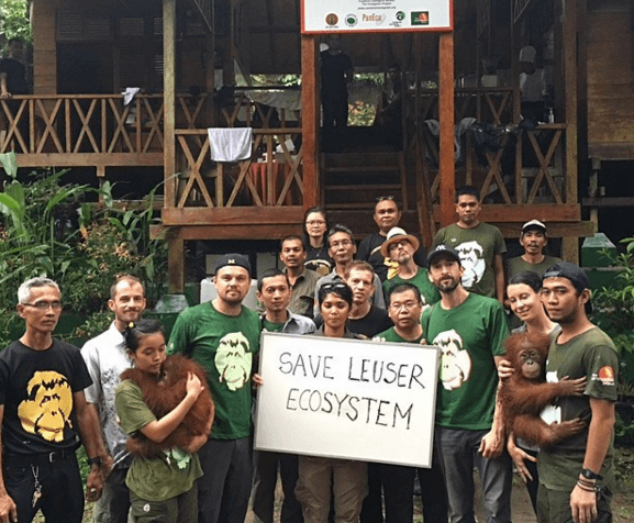 FLHS_Brett's tweet photo. People from Indonesia depend greatly on the Leuser ecosystem because it supplies fresh water to help them survive with the use of watersheds. #LoveTheLeuser https://t.co/Kki4J9UHON