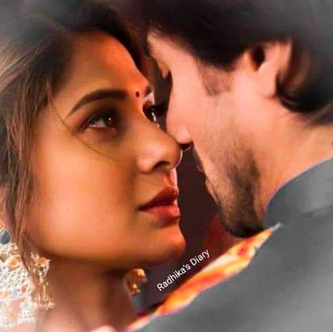 तुझे प्यार से देखने वाला 💕

तुझे अपना समझने वाला💕

एक दिल है।❤
एक दिल है।❤

एक दिल ही तो है।❤
❤❤❤❤❤❤❤❤