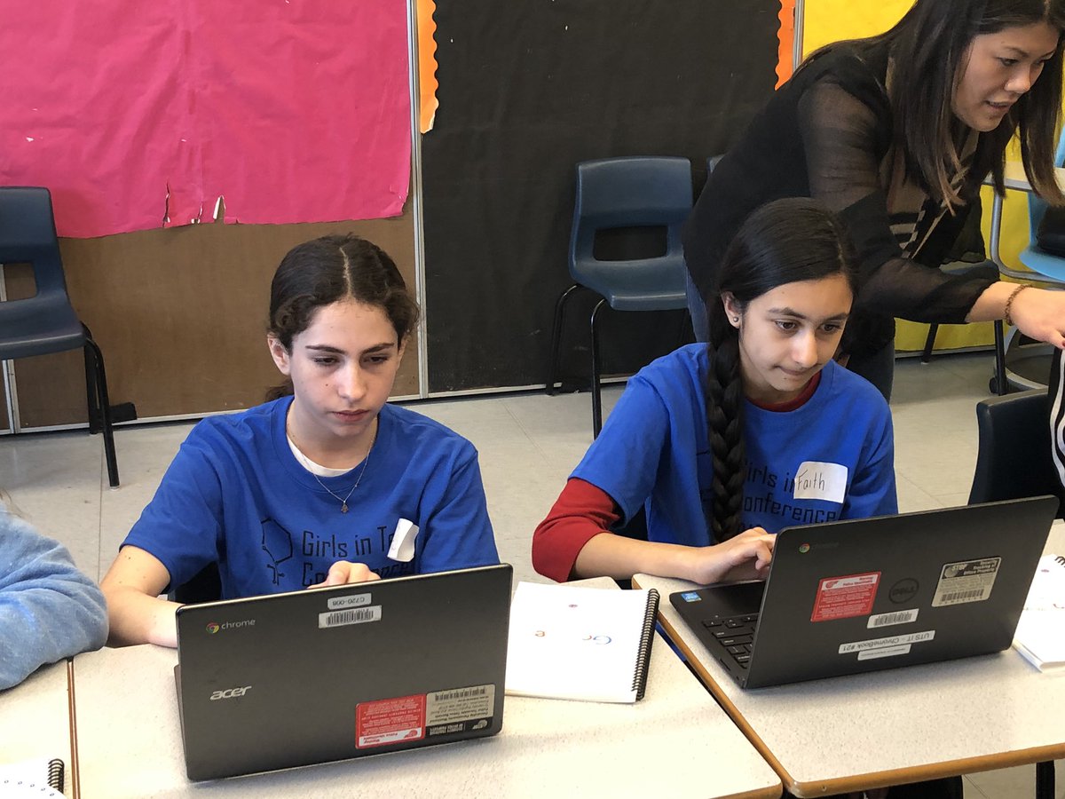 TDSB_Winona's tweet image. Even more coding at the UTS Girls in Technology conference!  #GITcon @utschools
