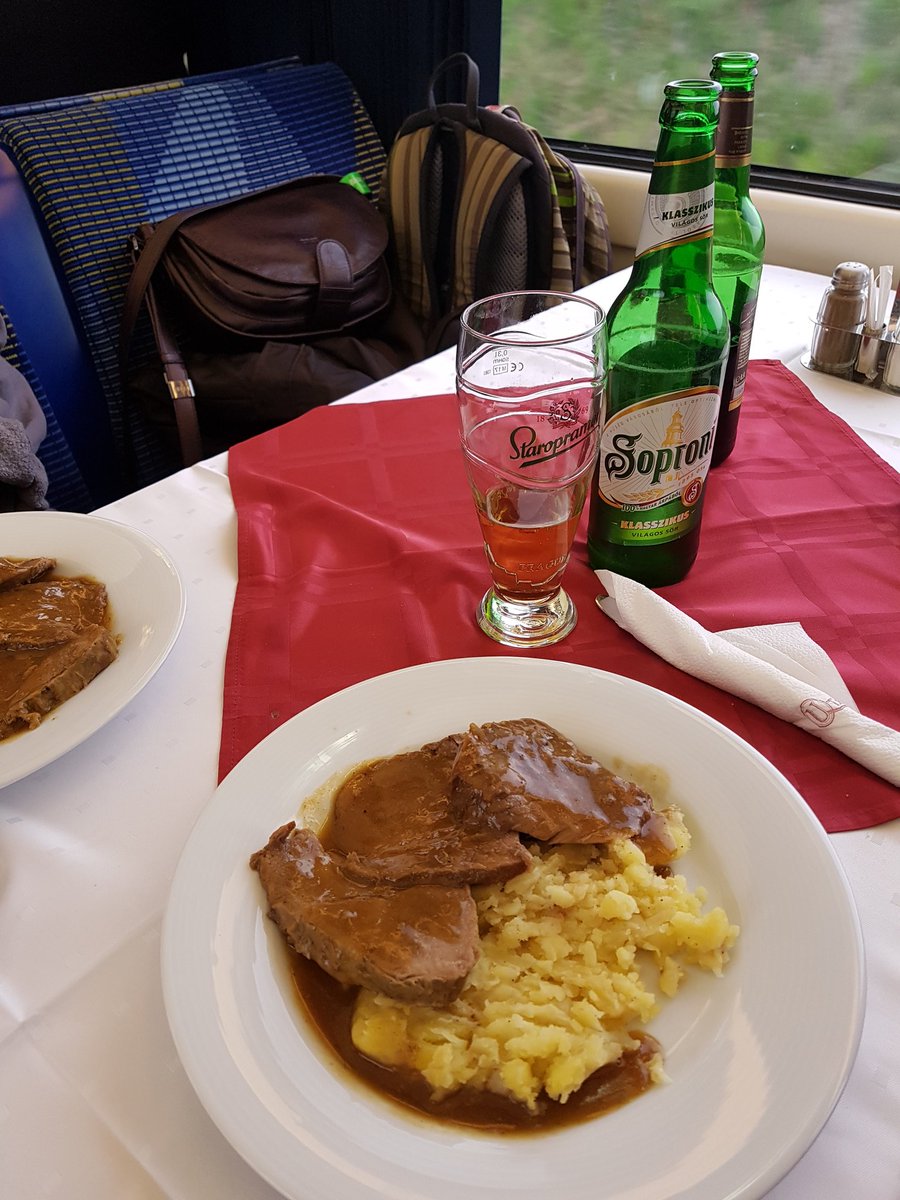 Stellwerksmann's tweet photo. Rinderbraten in Schwarzbiersoße mit Stampfkartoffeln (statt beworbenem Gratin) im @_DiningCar des EC 172 "Hungaria", dazu ein kühles Soproni-Pils - perfekter Abschluß des Besuchs des Dampfloktreffens in @stadt_dresden. https://t.co/Le9jMXJUHb