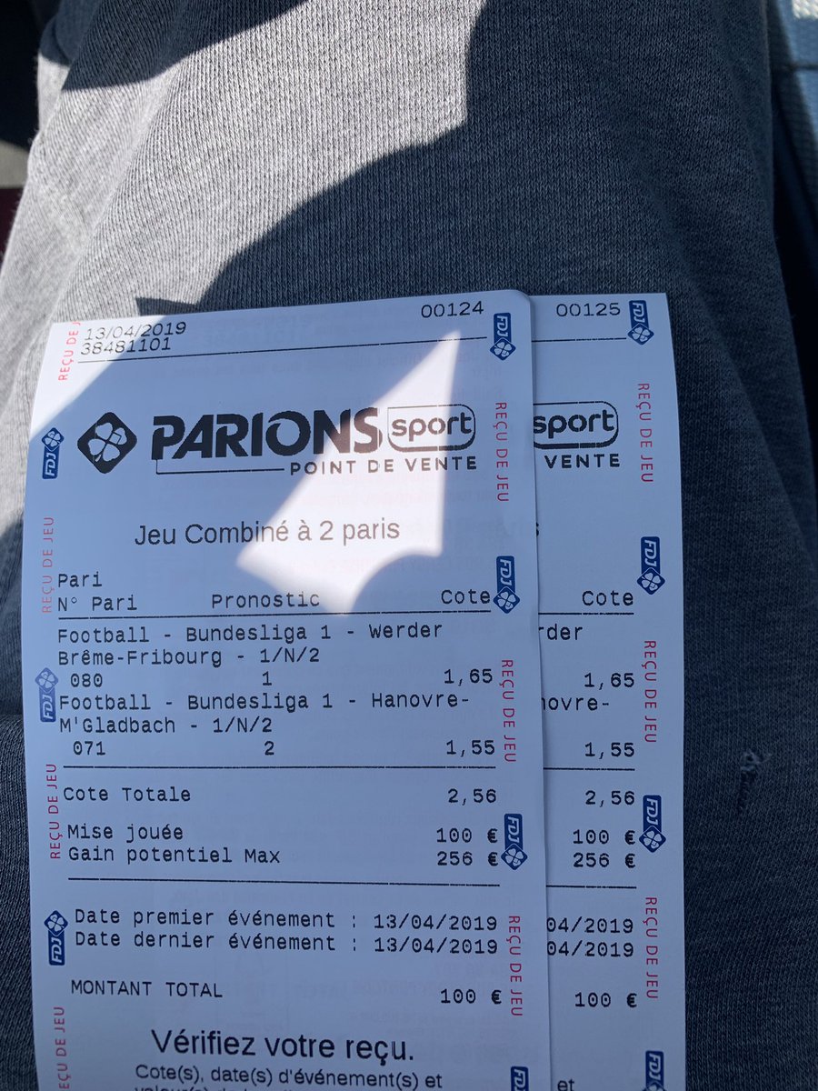 AnGeBuYBoT's tweet image. LA DARONNE A BALI LA BURALISTE AU LIT ! J’espère vous avez suivi les copains ? 
Il fait plaisir celui là ✅🥰

RT ET ❤️ pour le soutiens !