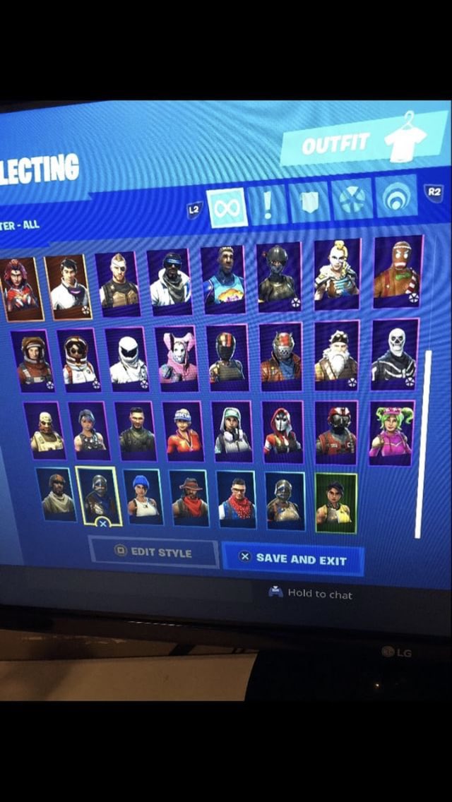 MystOfficial2's tweet photo. $250 for this aerial assault trooper full access dm me #ogaccount #fortnite  #ghoultrooper #accountforsale #accountseller https://t.co/EESUK3XnBh