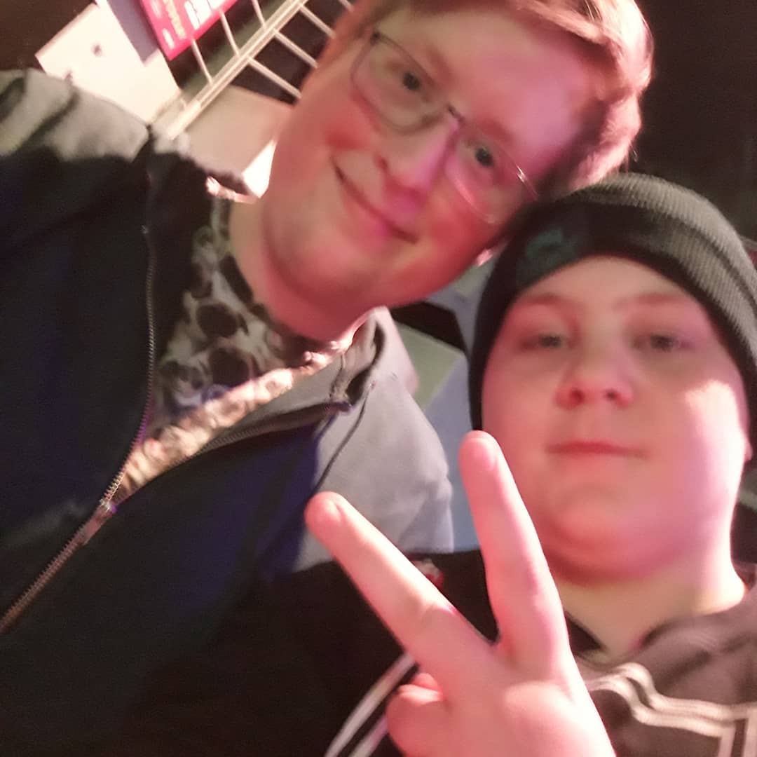 DerKevka4's tweet photo. Bester geburtstag ever. Danke für 8 jahre unterhaltung. #neverforget #pietwars #Meinherzschlägtgrün https://t.co/bzqh0lfC9l