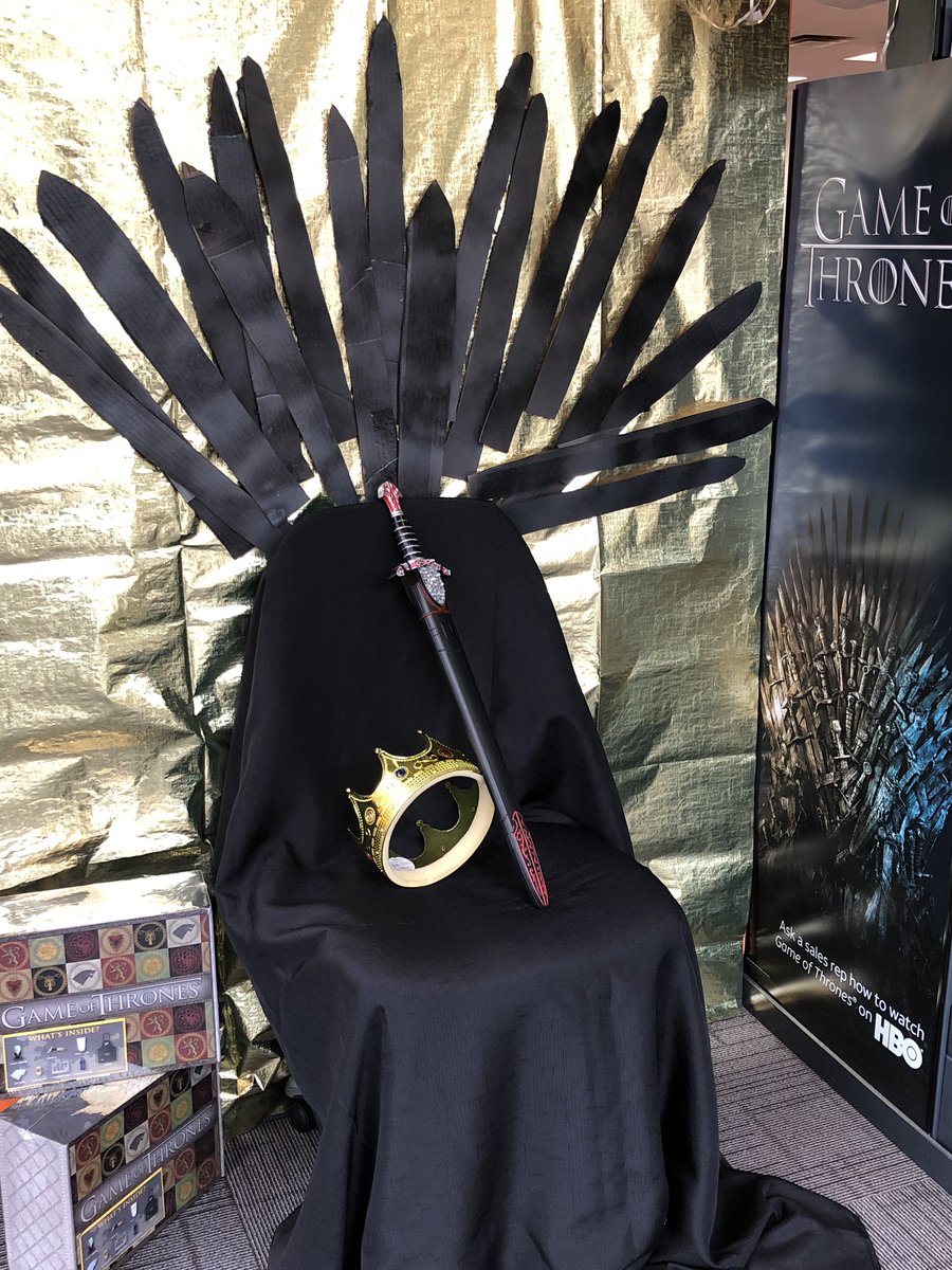 ATTFloMoRSO's tweet photo. Flo Mo is ready to take their seat on the throne. @VeronicaL5209 @LisaKLuff #GoT #Win4VL #Win4Val #Empireโ๏ธโ๏ธโ๏ธโ๏ธ https://t.co/JXqlgwYlpc