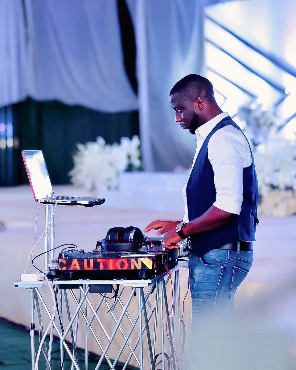 Meet your wedding Dj 😜