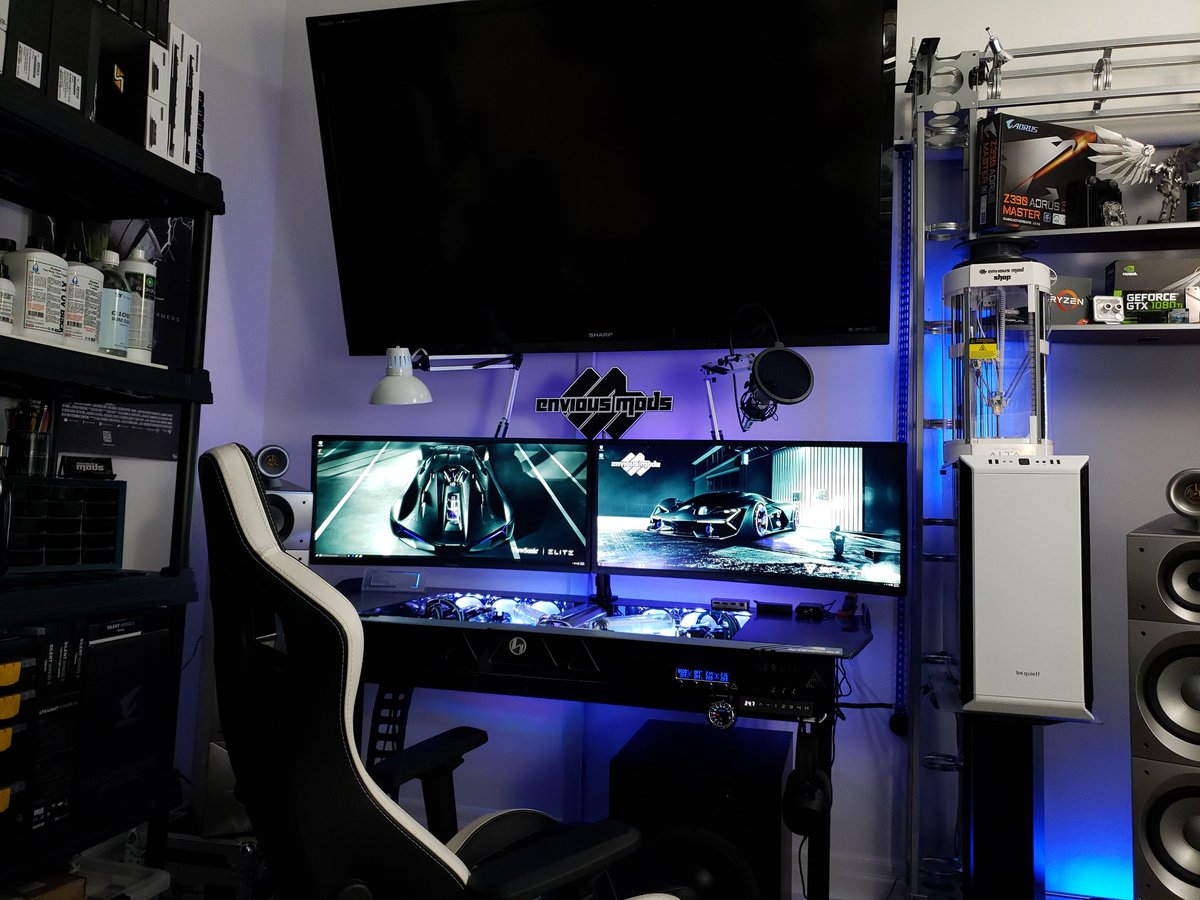 EnviousMods's tweet photo. The new Gaming/Workstation "Splitr" setup is finished! 

Final photos &amp; video coming soon!

#Splitr #AORUS #gigabyte #CableMod #mayhems #bequiet #alphacool #teamgroup #modmymods #gaming #viewsonicelite #lianli #noblechairs https://t.co/Ry7wDRC2fY