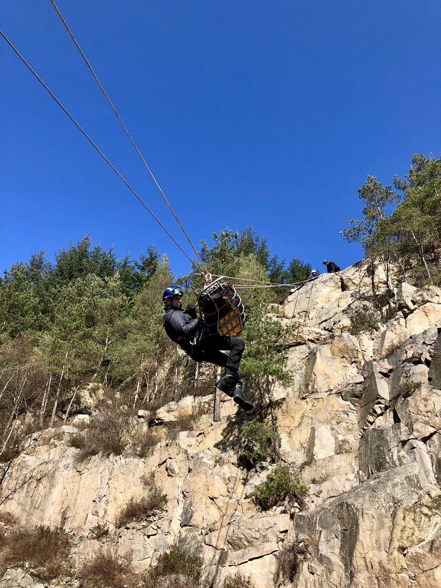 SFRS_RopeRescue's tweet photo. Successful Rope Rescue Operator course for @fire_scot personnel. Great venues,great enthusiasm and skills shown throughout(great weather too βοΈππΌ)Tensioned belay and edge transition being practiced. #LarkinFrame @lyonequipment @Petzl @KeelaOutdoors #WeAreSFRS #Teamwork @Tomo1312 https://t.co/cbbi4DOUMH
