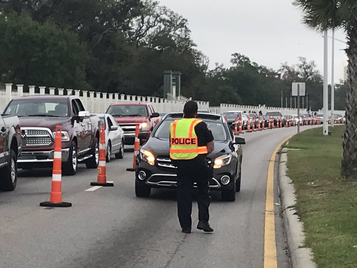 jcf_photo's tweet photo. When you try to drive in the emergency lane in @CityofBiloxi during #blackspringbreak Traffic plan on place W-blind 90 only so far @WLOX https://t.co/mGhoA2FdAA
