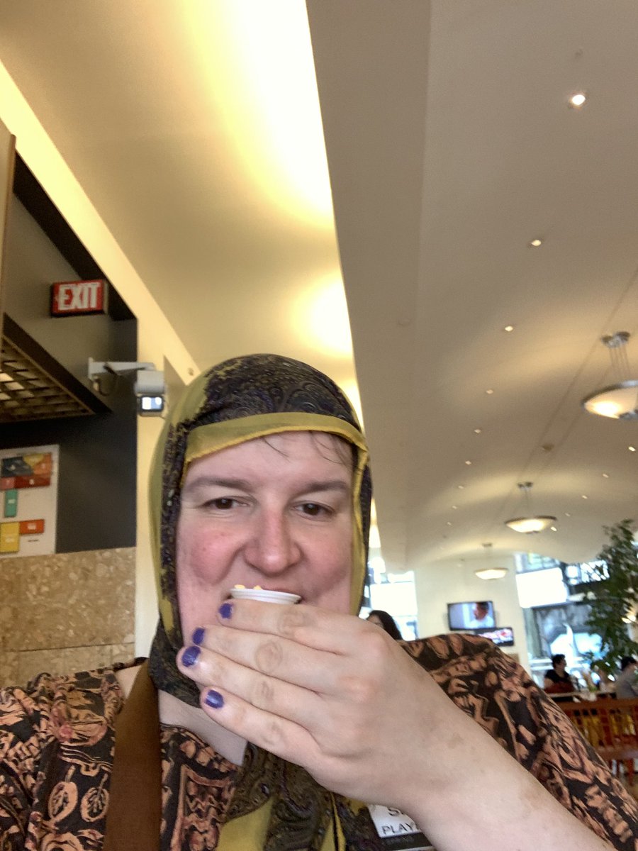 undergradwoman's tweet image. En route to #Mepacon, I tried cheddar #DocPopcorn, but only one was kernel free.