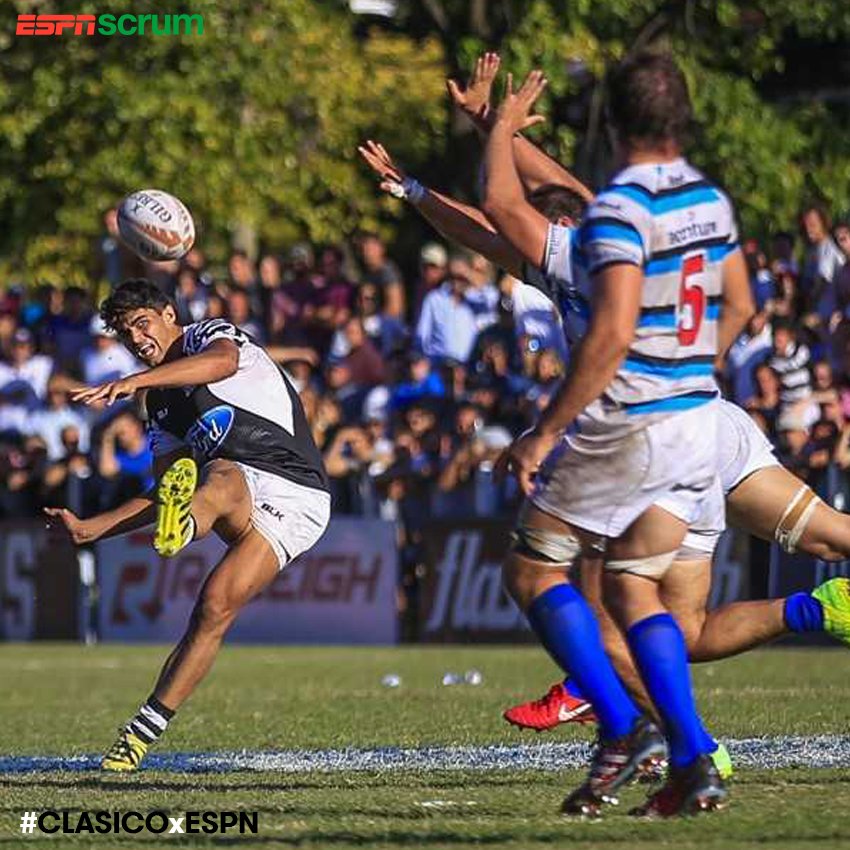 ScrumESPN's tweet photo. @SanIsidroClub @CASI_OK @SantiagoLawn Un santiagueño brilló en el clásico de #SanIsidro y @CASI_OK volvió a la victoria de la manera más linda: ganó 29-22 en su visita a @sanisidroclub con 19 puntos de Martín #Roger. 🦓🦓
#URBATop12xESPN #CLASICOxESPN https://t.co/2fqibMYEGC