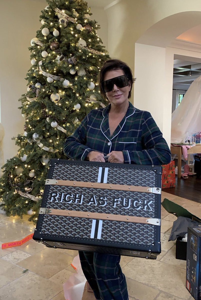 GeroRatto's tweet image. ayer compré en el súper el pan artesano bimbo en oferta hoy desayunando era algo así