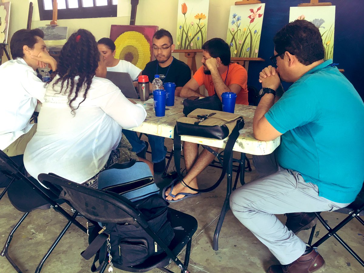 RedAlternaArtes's tweet photo. Estamos haciendo un mapeo en torno a políticas culturales por cada uno de los estados de la península de Yucatán, con la guía de José Luis Mariscal.
#ZONA #EncuentroPeninsular #Campeche #RedAlterna #CrecemosEnRed https://t.co/ZtJfKuDt5s