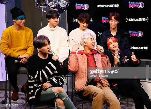 GettyVIP's tweet photo. First BTS visited The Elvis Duran Z100 Morning Show &amp; SiriusXM next they play Saturday Night Live with host Emma Stone. Will you be watching?

More 📸 of #BTS 👉https://t.co/Vy1DGqEv0f

#ElvisDuran #SNL #SaturdayNightLive #SiriusXM #EmmaStone https://t.co/f9nphrMLkV