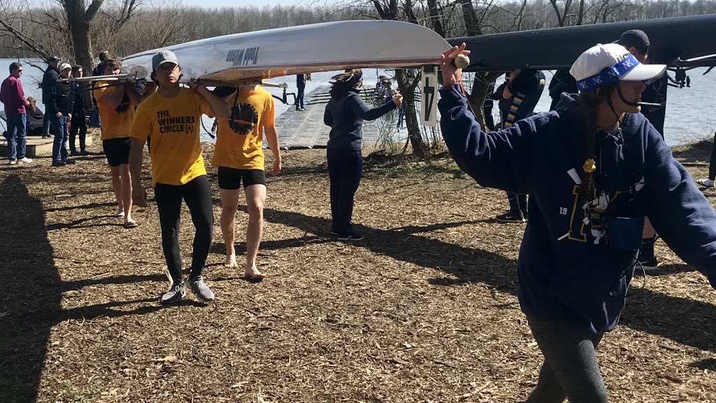 danlavit's tweet image. The Men’s Novice 4 take third place at the Illinois Collegiate Rowing Invitational, our first medals of the spring season!  @RacerRowing @murraystateuniv @MurrayStateNews @racernation