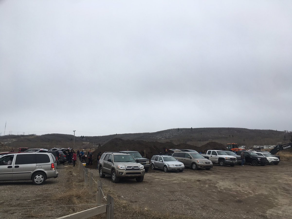 GrowCalgary's tweet photo. Total Soil Show! AbSOILutely Free! Drilling For Soil at GC1. It’s all gotta go!!!
#Soil #GardenMix #UrbanAg #Farm #yyc #yyccc #ableg https://t.co/SeV41kA1TY