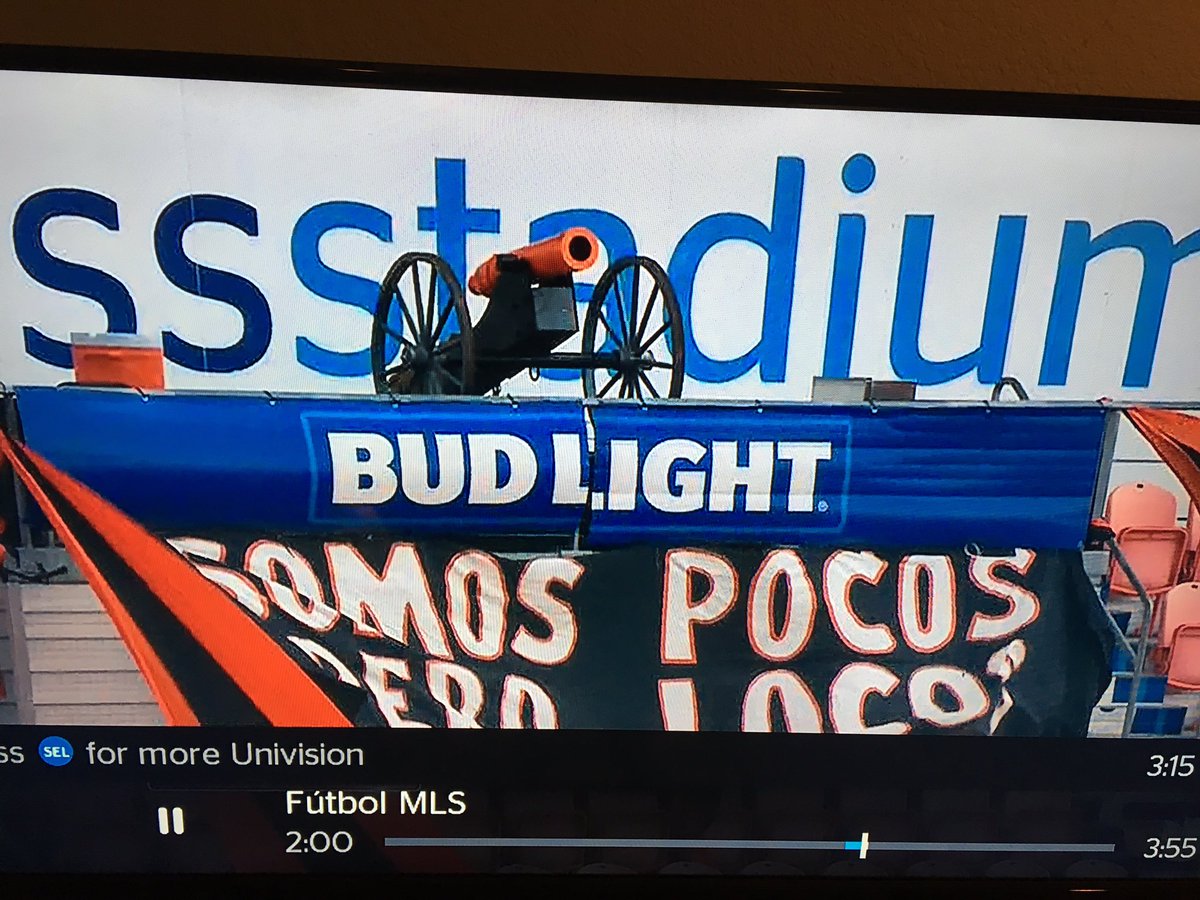 LoneConWorker's tweet image. Is this a joke? What are you doing @HoustonDynamo ?
The real @ElCapitn10 is at home in Frisco. Do you need me to borrow a front loader to dispose of this imposter? #FakeElCapitán #DTID