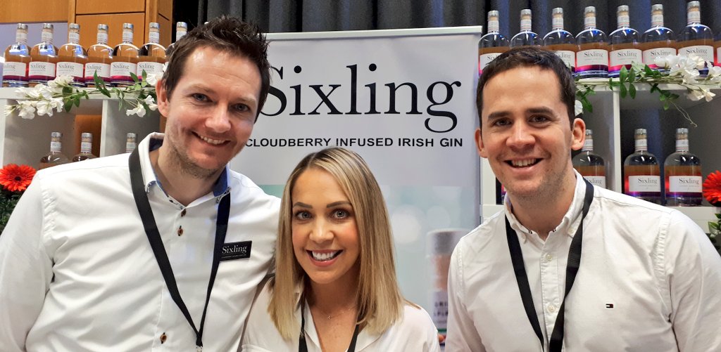 ReluctantF00die's tweet photo. When you save the best 'til last! #GINEXPDUB

So delighted to meet someone who knew of Bakeapples!

Thanks folks @grillsspirits for the (ssh) late pour &amp; lovely chat!

Cloudberries/Bakeapples have never tasted so good! 

Another amazing Gin putting #Louth on the map! #SixlingGin https://t.co/UopmMVZK4M