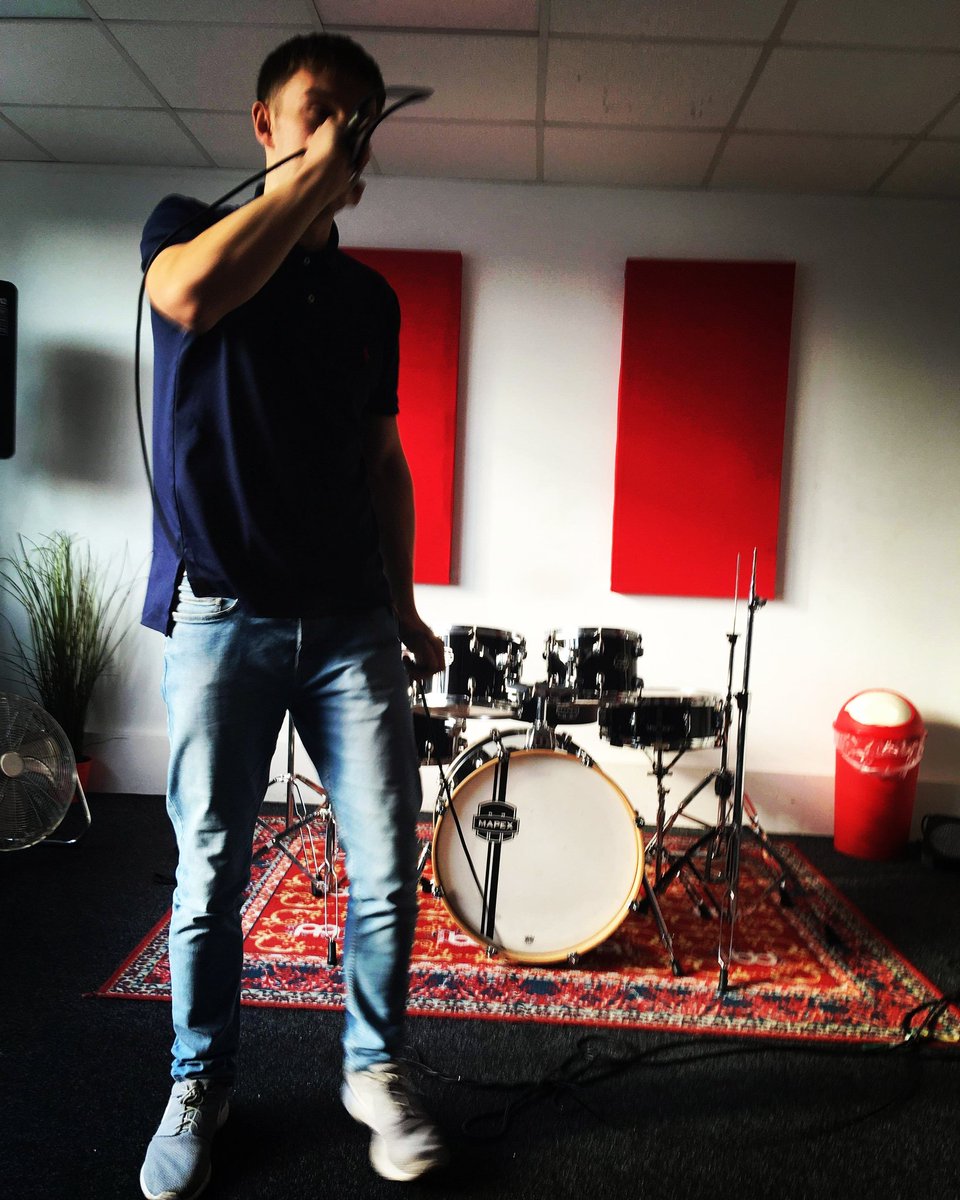 jakehen_'s tweet photo. Show mode may 17th
#liverapmusic #newcastleupontyne #thinktank #futurerapstar #rapgame #ukrapartist #songwriter #flstudiogang #boombap #upncomingRapper #rapproducer #hiphopartist #hiphopProducer #beatmaker #raplyricist #bigdreams #spittingbars #lyricalrap #lyricalrapper https://t.co/rl5TjMMMw2
