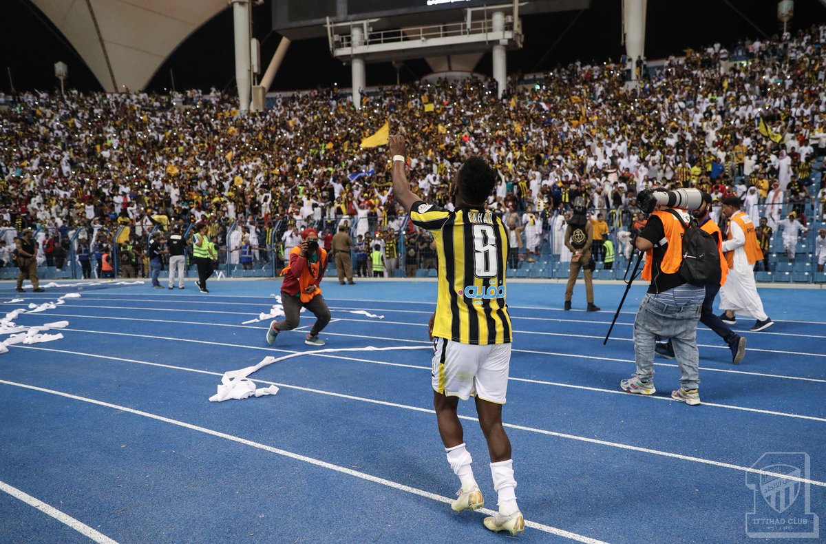 لك حق تزعل ثم لك حق نرضيك 💛🖤