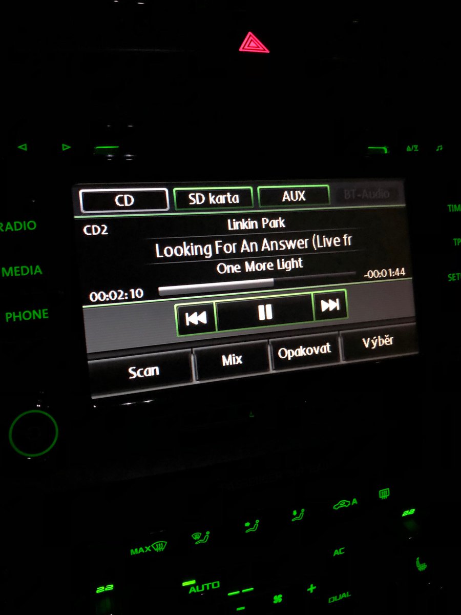 ContosJ's tweet photo. My bonus song on One More Light album... #LookingForAnAnswer #OneMoreLight #LinkinPark #MikeShinoda #HollywoodBowl https://t.co/qgCHG7sMCC
