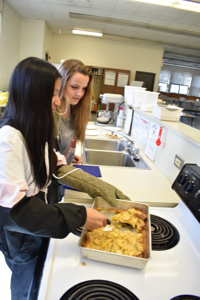 Welcome back, A.M. @ Holmes! What a great morning baking with our students, then playing soccer, basketball, Mindcraft, &amp; Uno! Already looking forward to our next one on April 27. <a href="/ccsd21holmes/">Holmes Middle School</a>  #happynest