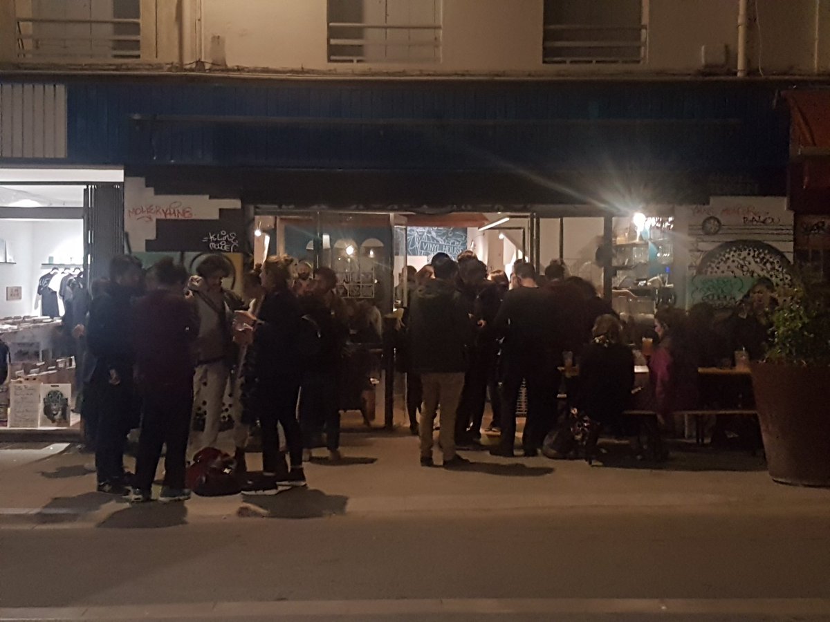 CDS0711's tweet photo. #Montpellier : Super heureux de voir que "Le #Discopathe" fait salle & terrasse remplies ce soir ! Une bonne nouvelle pour ce chouette nouveau lieu pour écouter de la bonne #Musique & boire 1 verre au coeur de mon quartier #Figuerolles ! https://t.co/k7h1qRJh6e