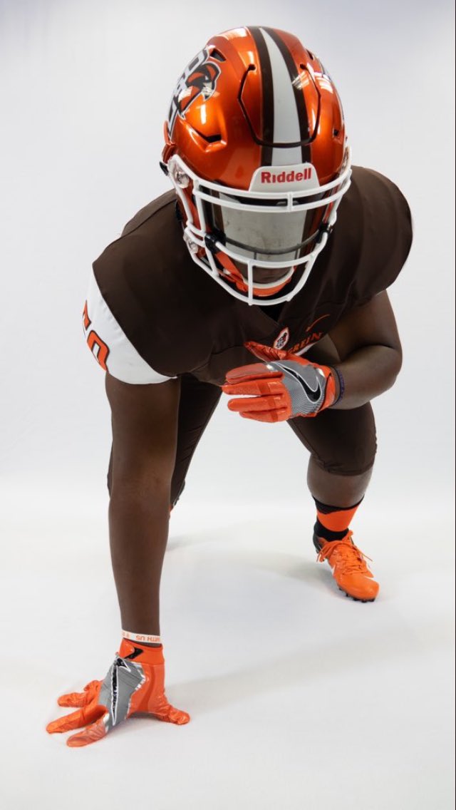 BrownDontrez's tweet image. Had a great visit at Bowling Green State University and I am excited to have received my fifth offer from them today 🏈💯💪🏿@CoachHedden @CoachCampenni