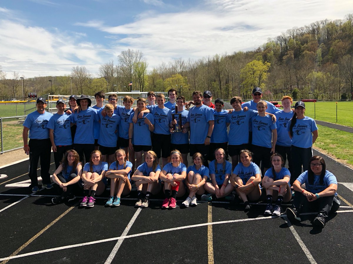 GeltmakerLiz's tweet photo. Borden boys’ team win the Sam Summer Invite. Girls’ team finish runner-up. Thank you to all the alumni who came out to support the track team today! @newstribscores @BordenJrSrHigh @bordenathletics https://t.co/E5H3ULG5d6