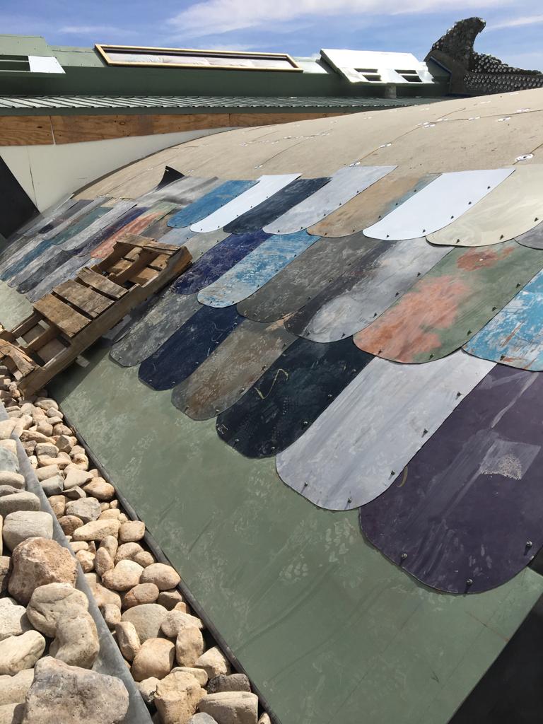 earthship_HQ's tweet photo. beautiful Roof Tiles made from scrap metal... Come and learn to upcycle and build houses at the EARTHSHIP ACADEMY
https://t.co/ZnvOCq6qr9 https://t.co/Dyuy7yf47w