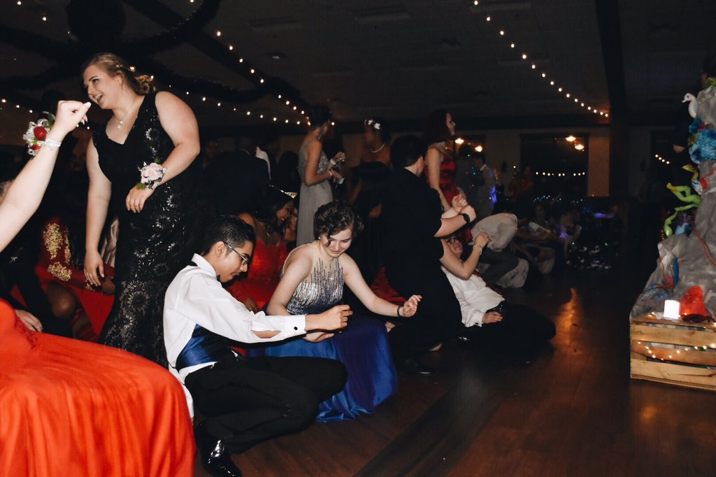 aptakesphotos's tweet photo. PROM 2019 https://t.co/VBibrXH7Th