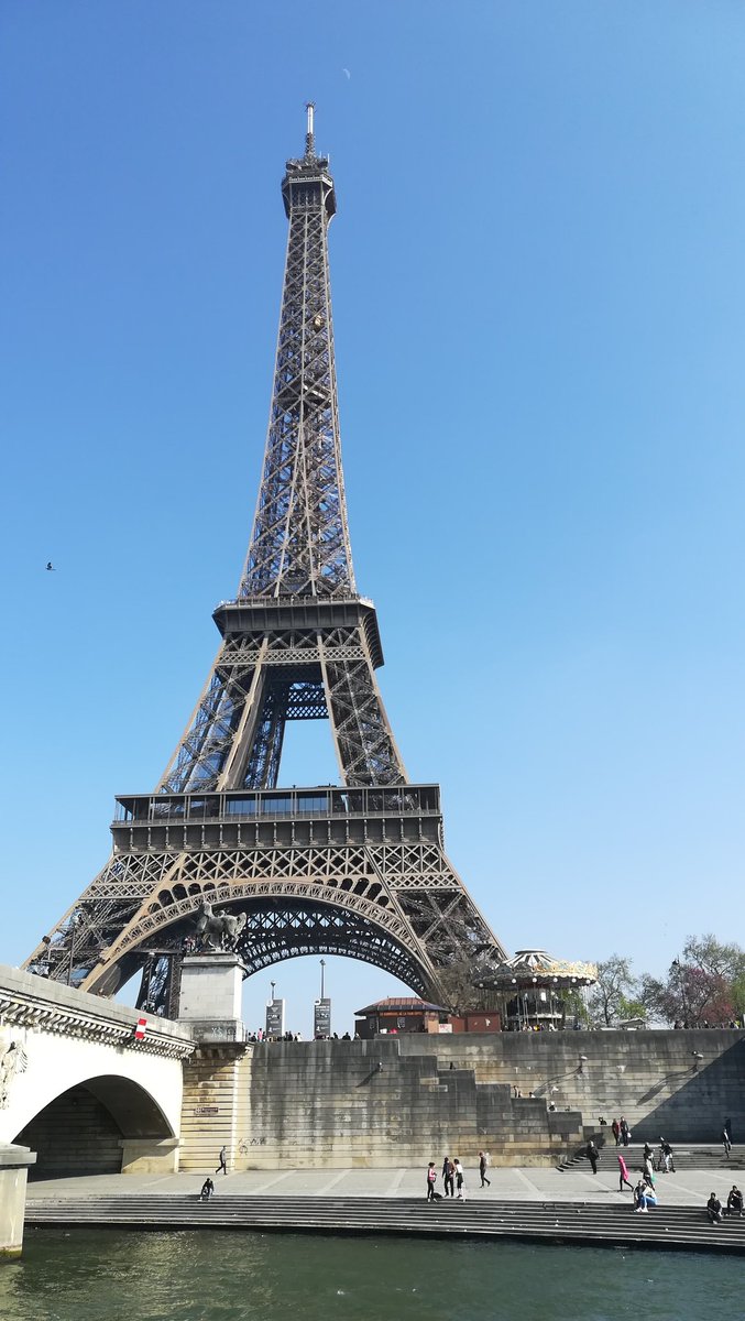 Notre #TourEiffel a fière allure et ne fait pas ses #130Ans #Paris #France #Patrimoine