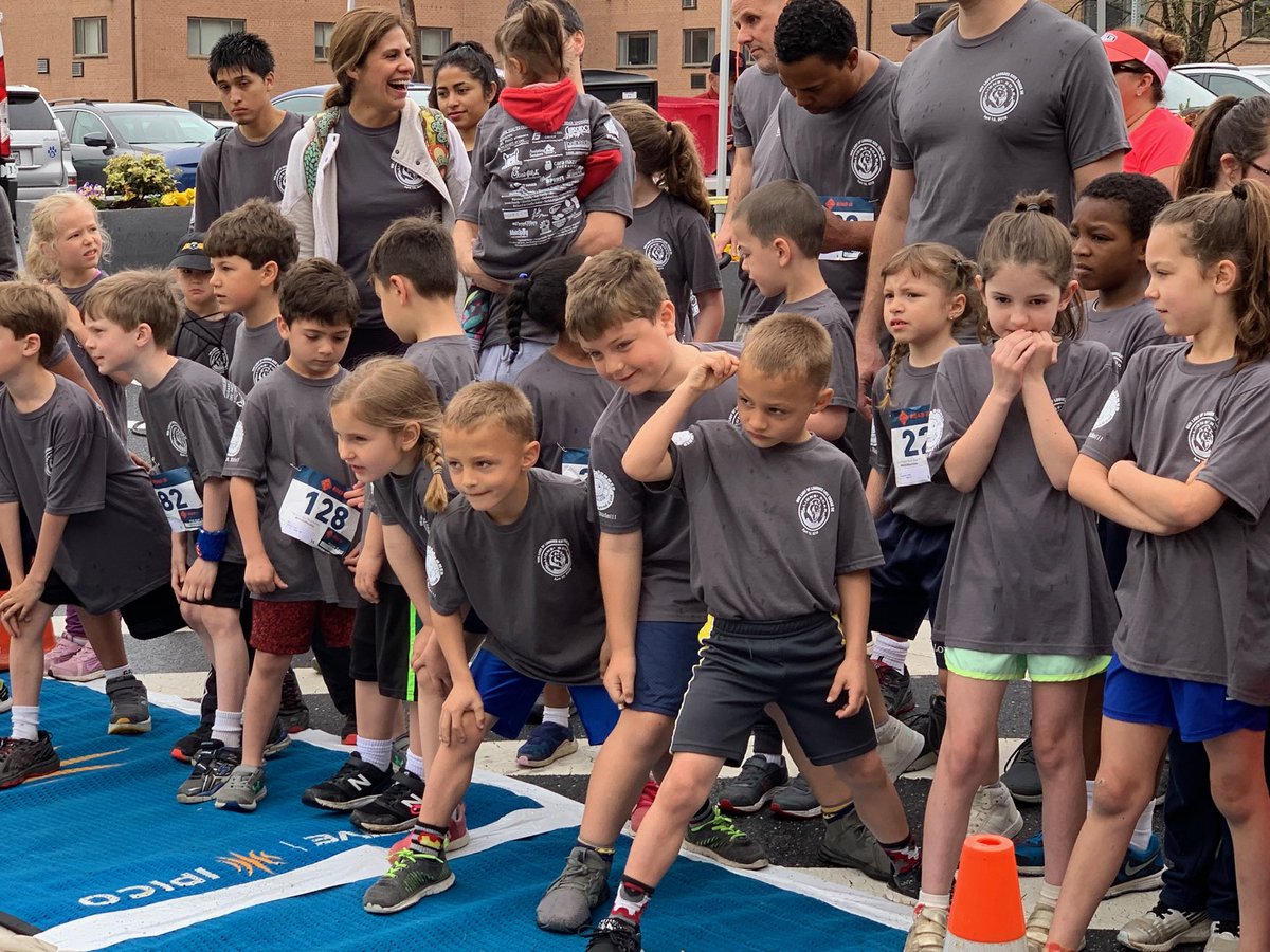 OLOL_7500Pearl's tweet photo. Our 1K runners were ready to run.. and they did a great job! Thanks to every teacher, staff, student, parent, family member, and friend who came to the Lions’ Roar or helped to make this wonderful day a success. We are #OLOLstrong ! https://t.co/EdJlaVLm7V
