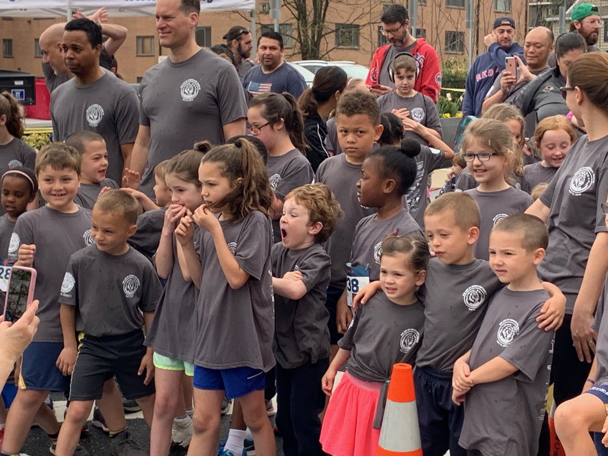 OLOL_7500Pearl's tweet photo. Our 1K runners were ready to run.. and they did a great job! Thanks to every teacher, staff, student, parent, family member, and friend who came to the Lions’ Roar or helped to make this wonderful day a success. We are #OLOLstrong ! https://t.co/EdJlaVLm7V