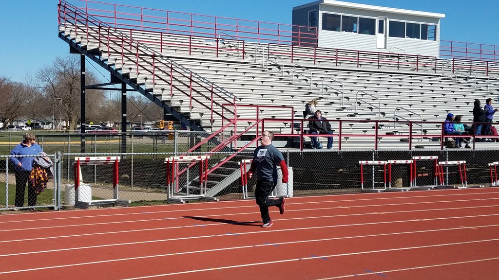 Do you want to know what was fantastic today <a href="/soiowa/">Special Olympics IA</a> besides the accomplishments of the athletes? @BradyErnst52 taking the time to congratulate Grant after a 200 with a congratulatory hug! Taking the time to do the little extra!! #proudprincipal Thank you <a href="/NSBoysTrack/">Joe Greenwood</a>